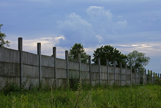 betonový plot